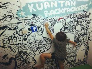 Отель Spot On 89872 Kuantan Backpackers Экстерьер фото